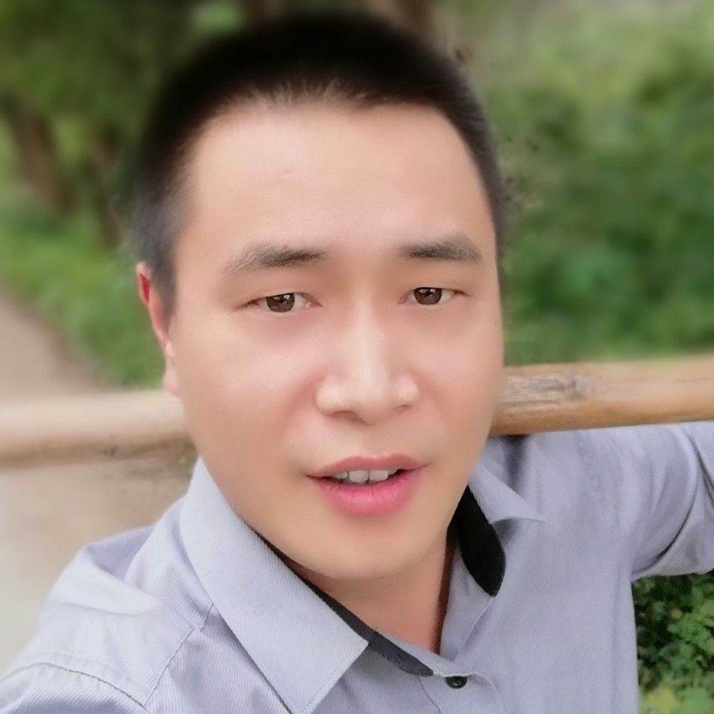 小松鼠犹豫的照片