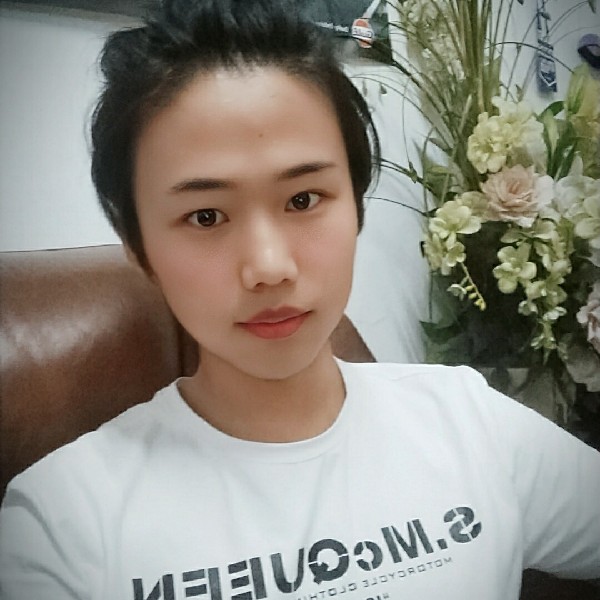晨阳难过的照片