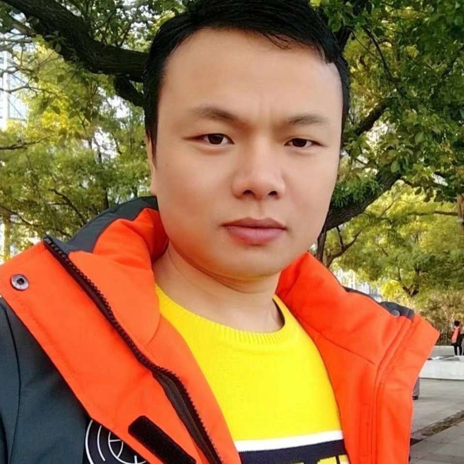 聪慧石岚的照片