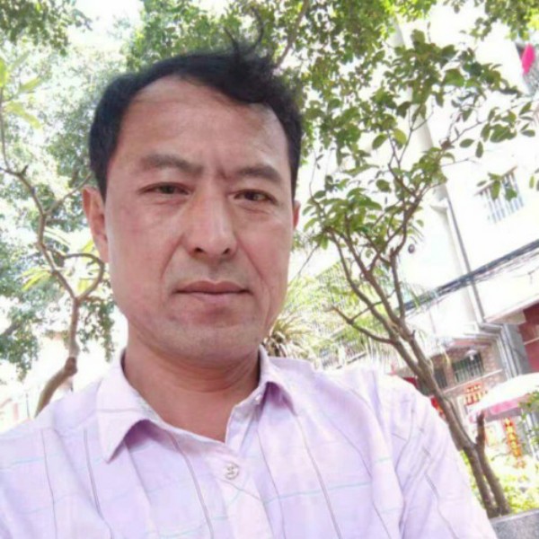 激昂笑滑板的照片