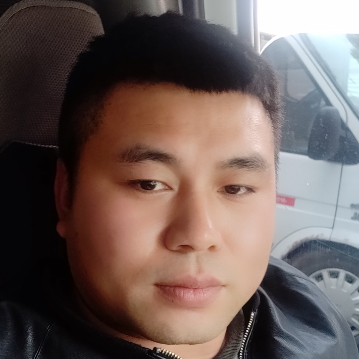 玉树临风的胖子的照片