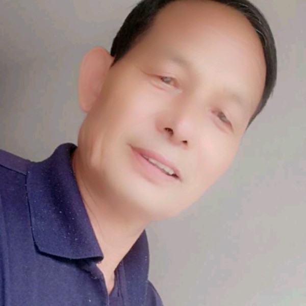 独特挽手锦瑟的照片