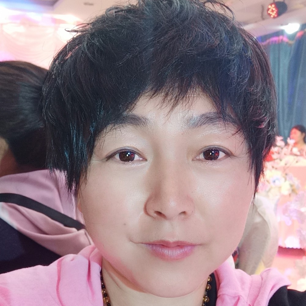 喜悦凝眸水蜜桃的照片