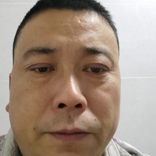 奇异果拿腼腆的照片