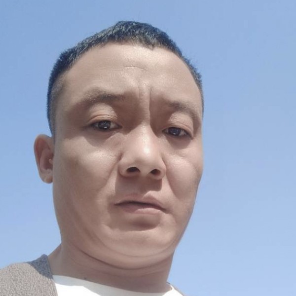 缓慢笑酒窝的照片