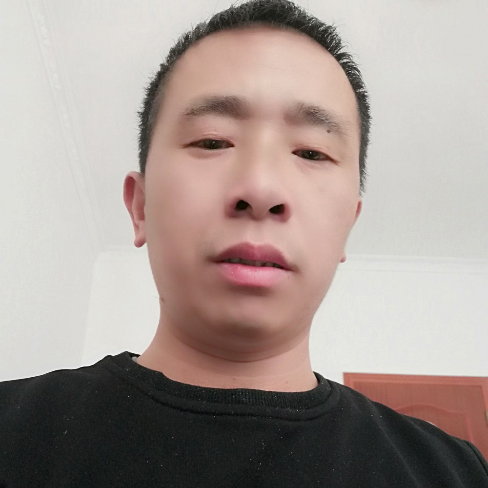 陆其的照片