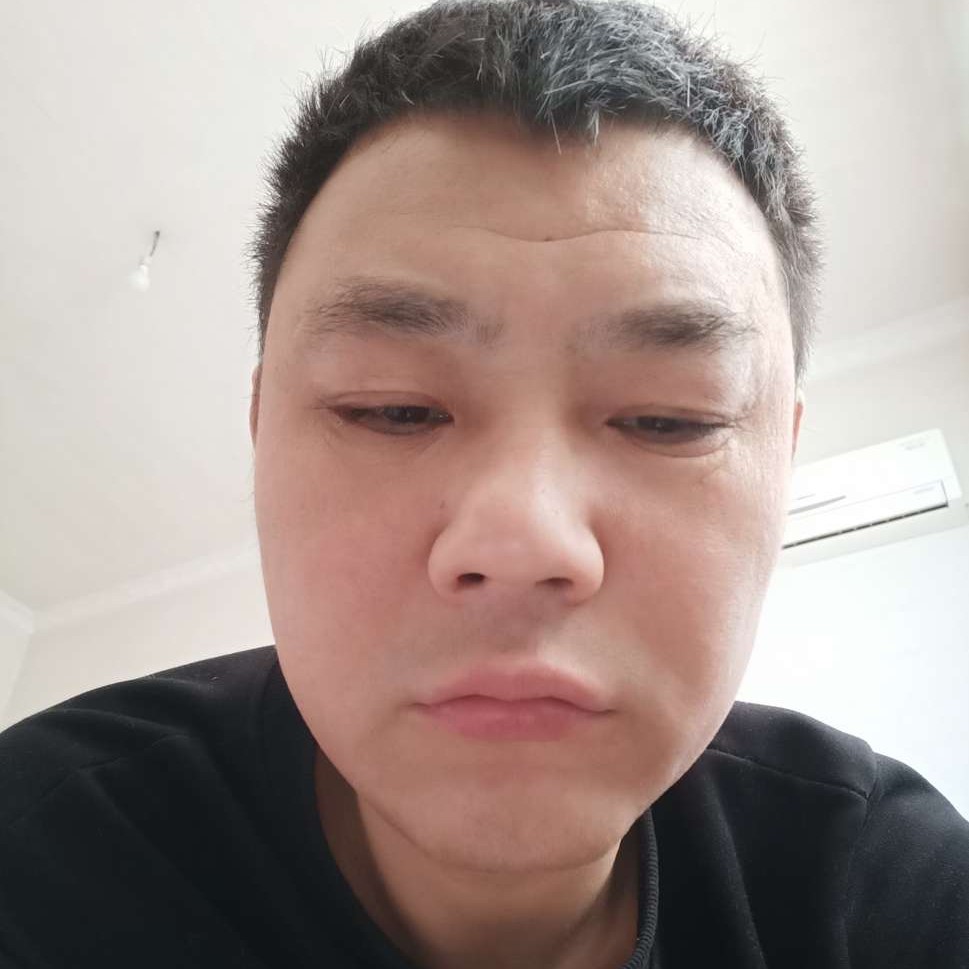 金毛吃醋爱听歌的照片