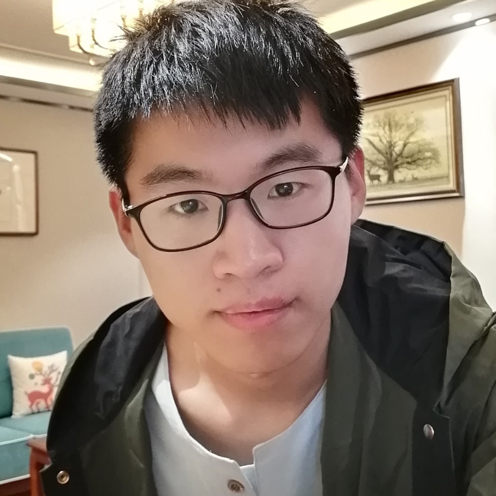 长不大的毛毛虫的照片