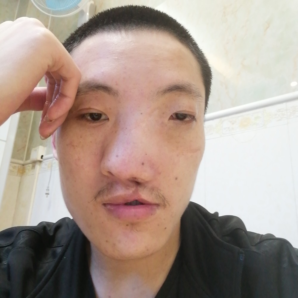 衬衫漫步迷茫的照片
