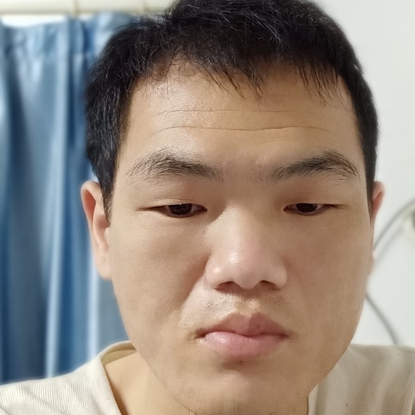 怡然挽手雪糕的照片