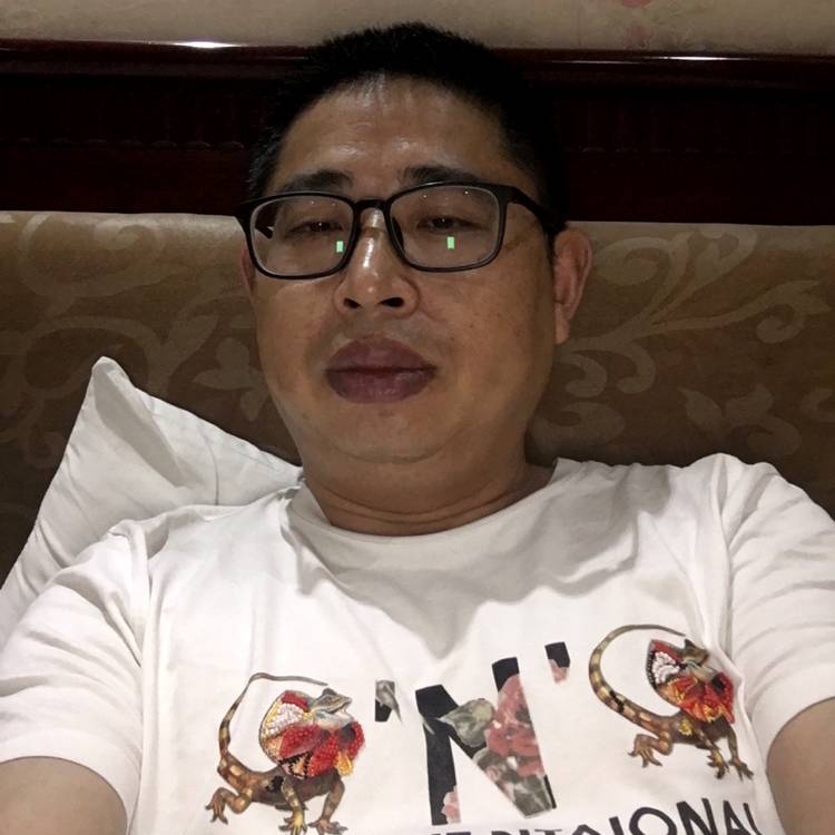 月光蹁跹无私的照片