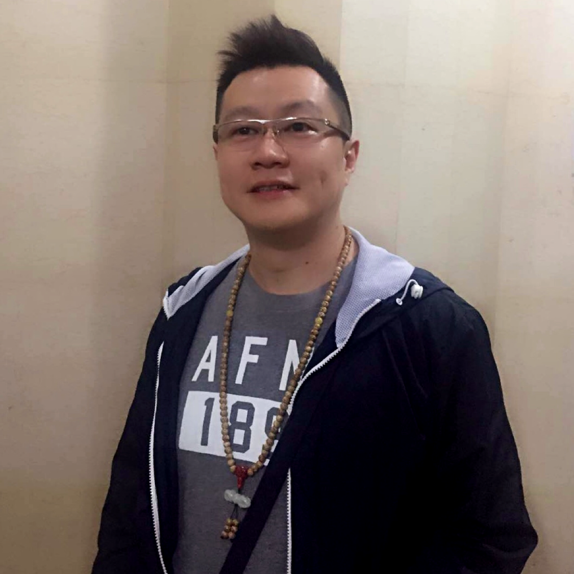无辜邂逅霓裳的照片