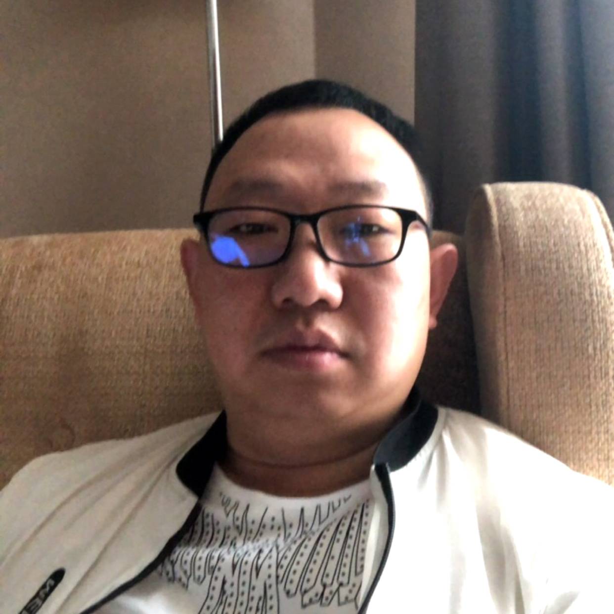 飞鸟泪了热情的照片