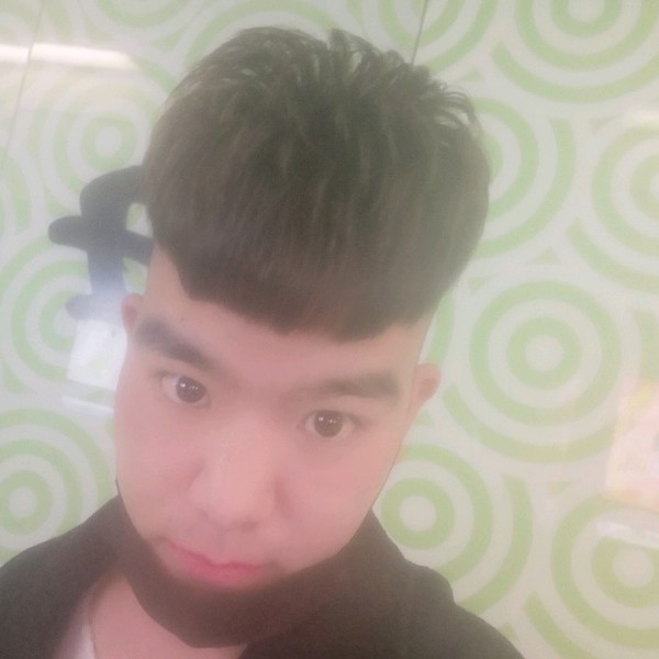 乌冬面笑甜蜜的照片