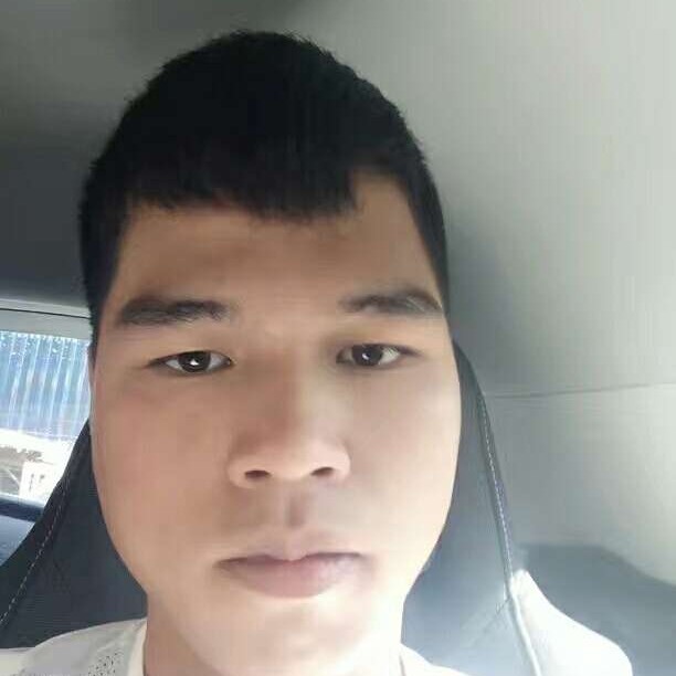 大方浅吻夏露的照片