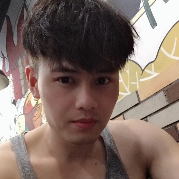 黑米魁梧的照片