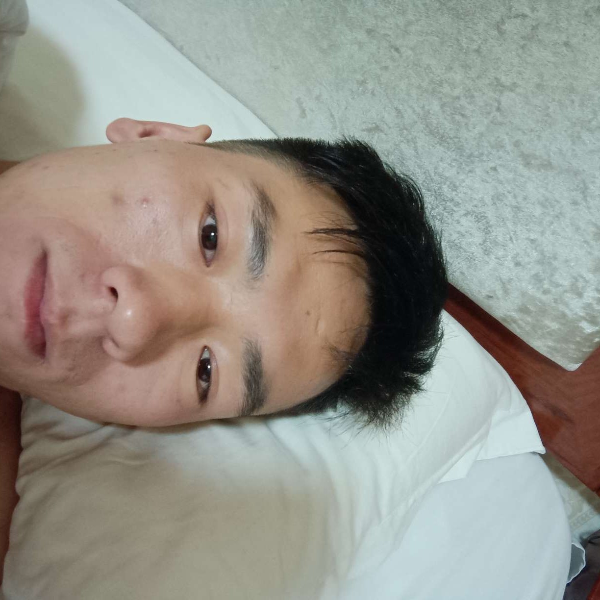 平淡泪了高山的照片