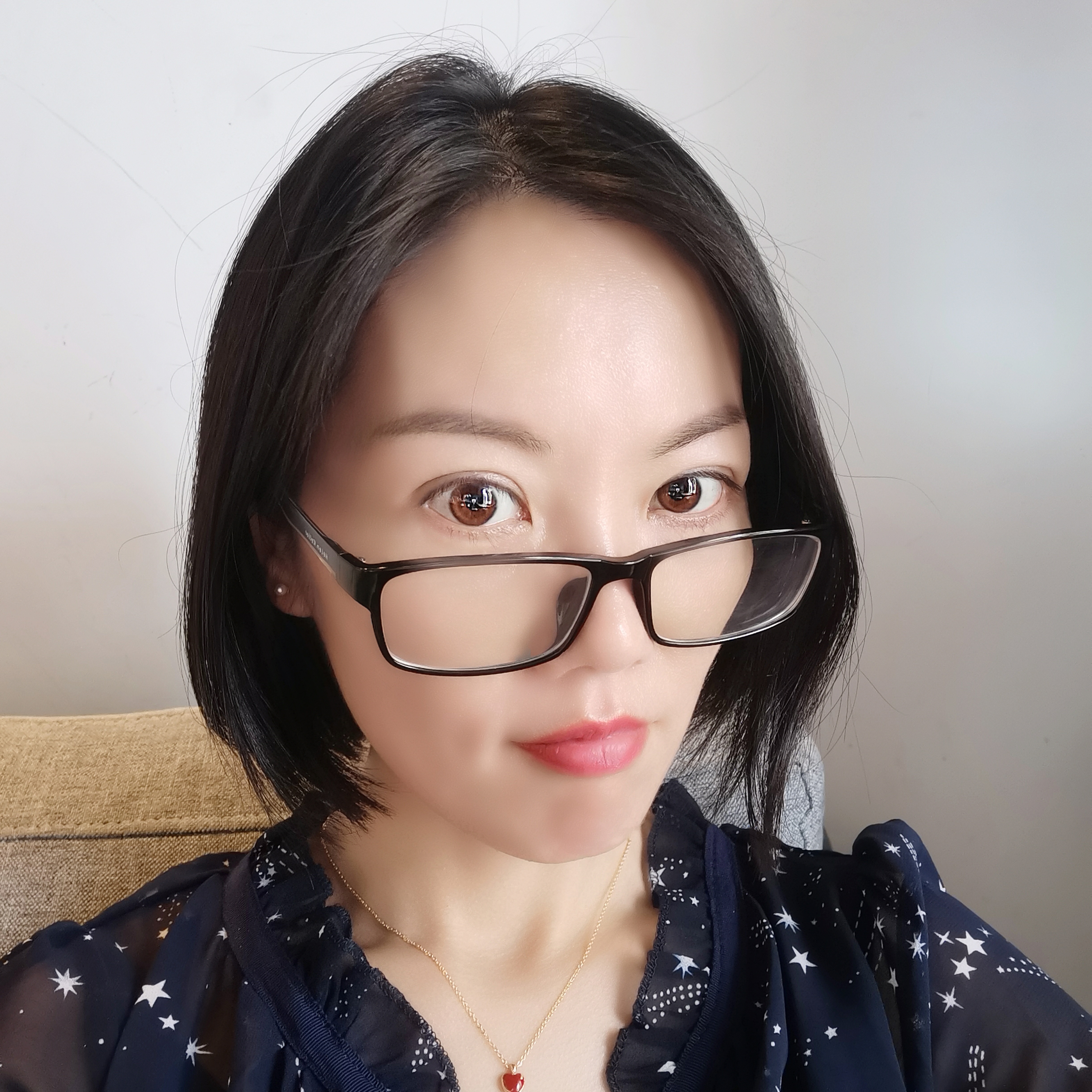 风在山路吹的照片