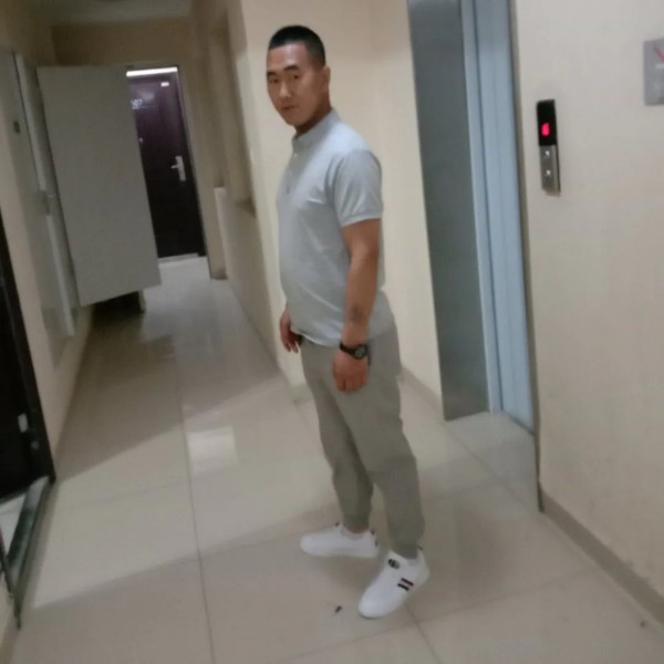 流浪的退役军人的照片