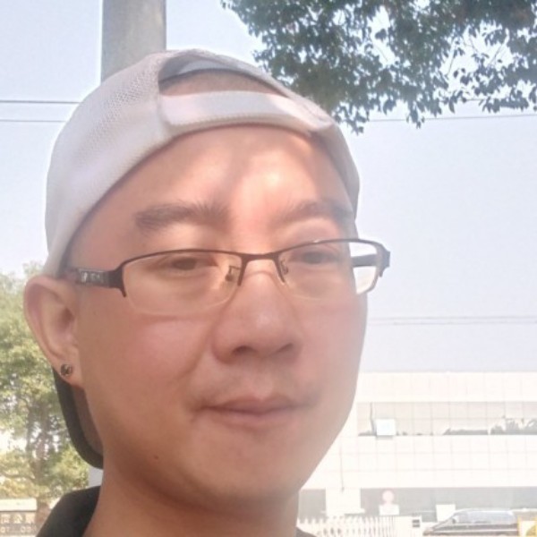 酷炫红牛的照片