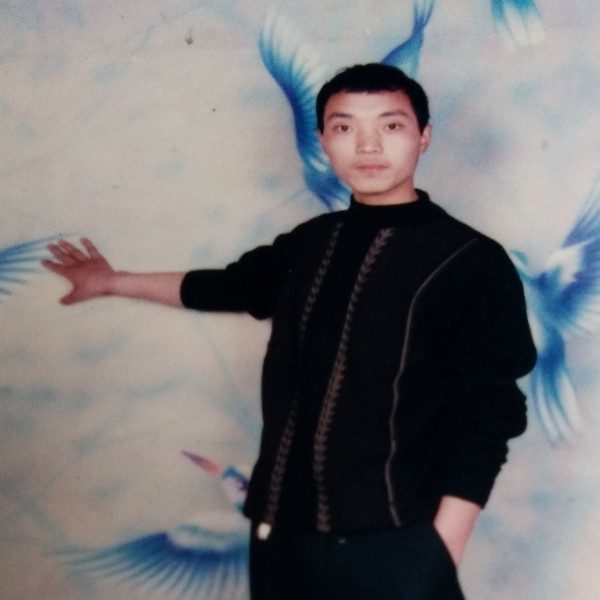 书包浅吻长情的照片