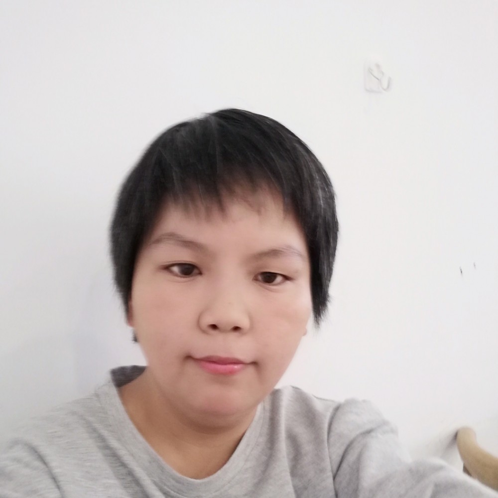 西牛浅吻爱听歌的照片