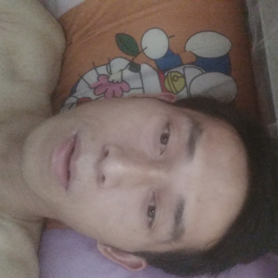 落后男人的照片