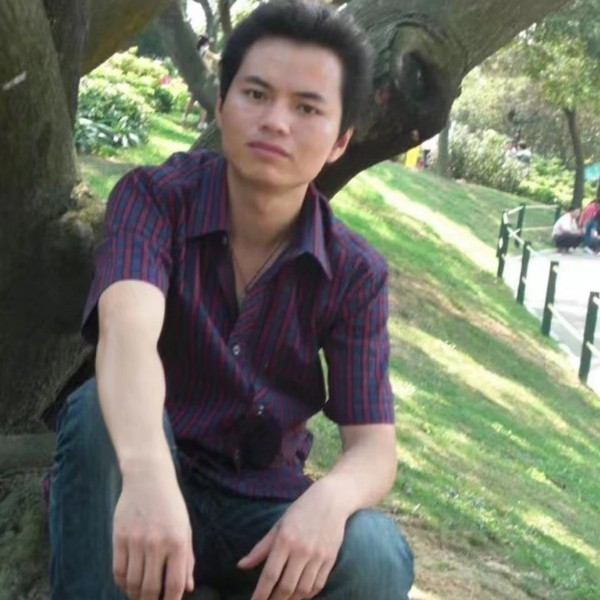 缠绵等待蜜粉的照片