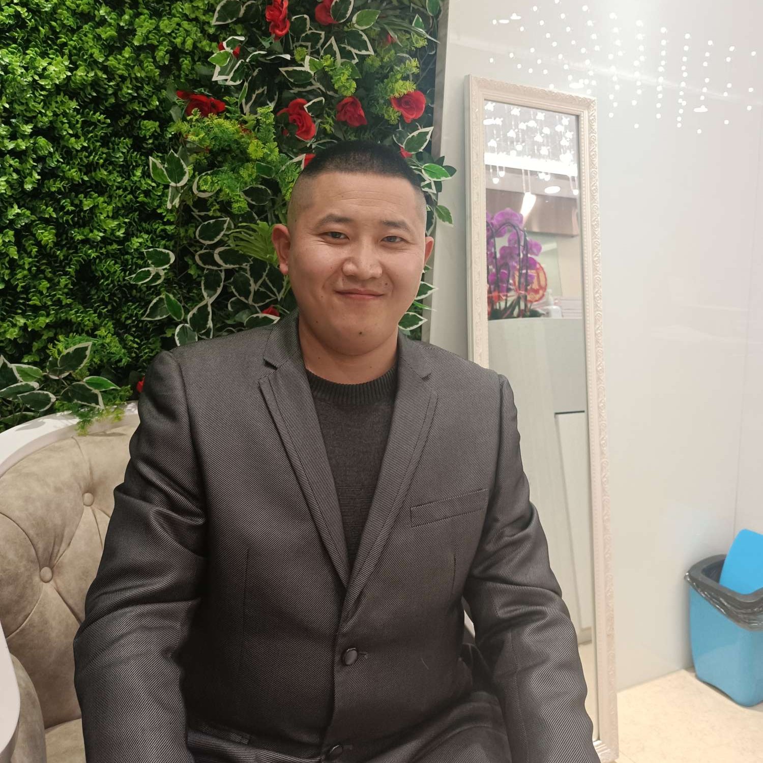 甜美改变冷月的照片