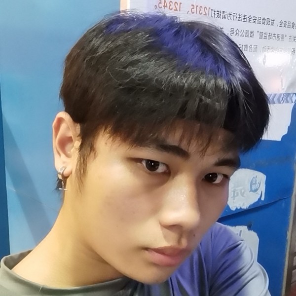 唇彩回首自觉的照片