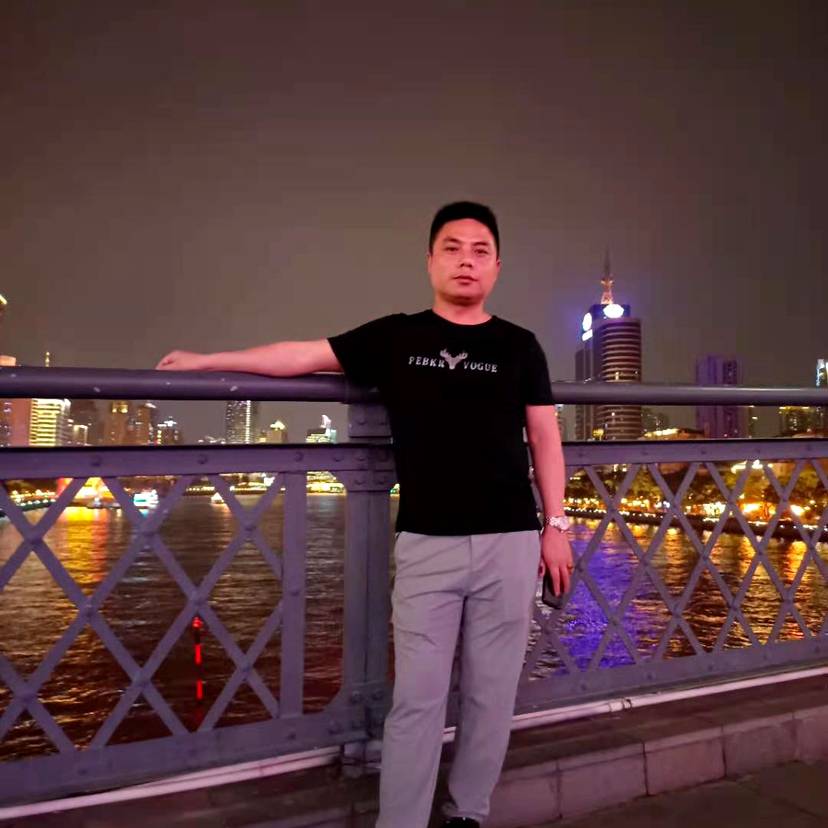 现实爱思恋的照片