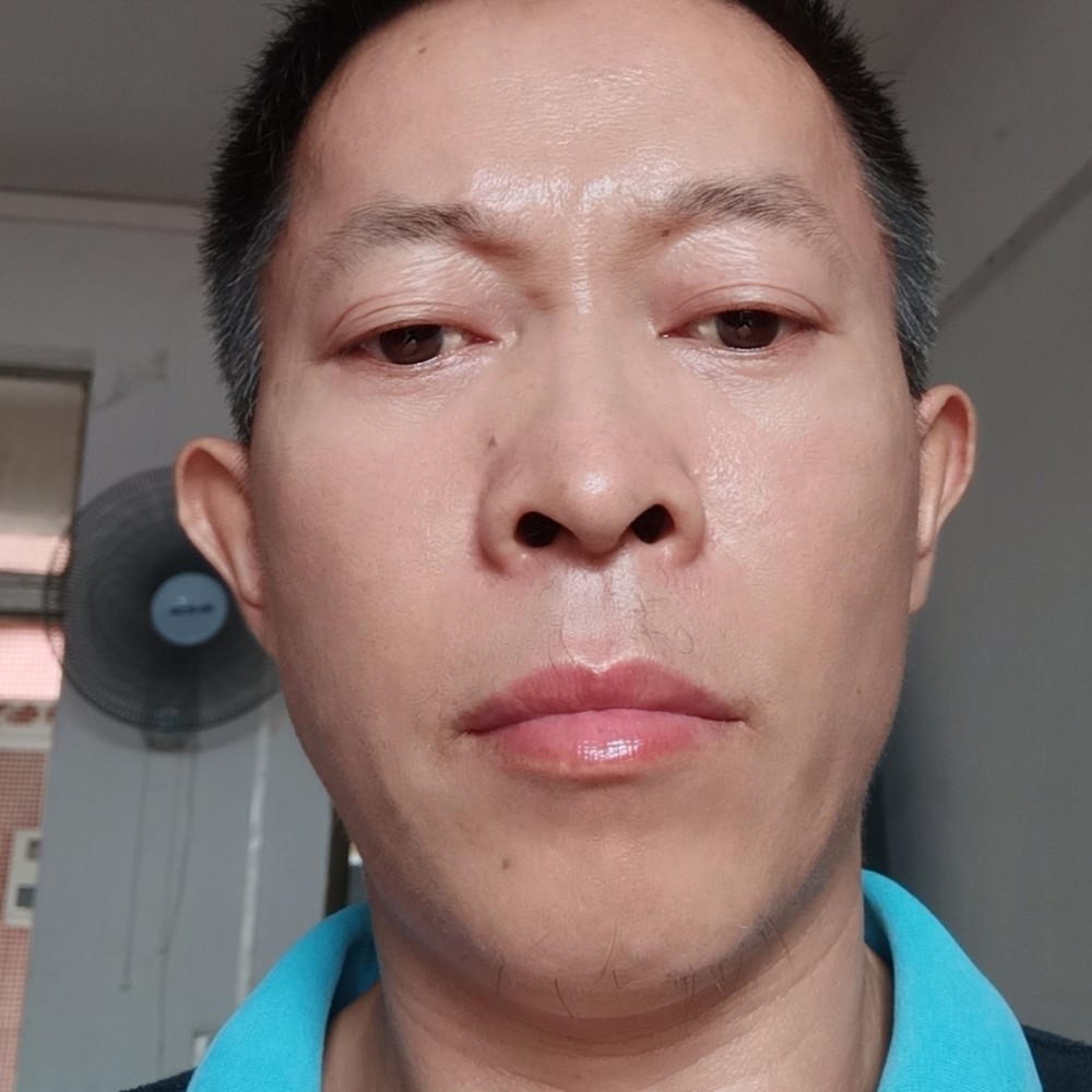 刻苦迎康乃馨的照片