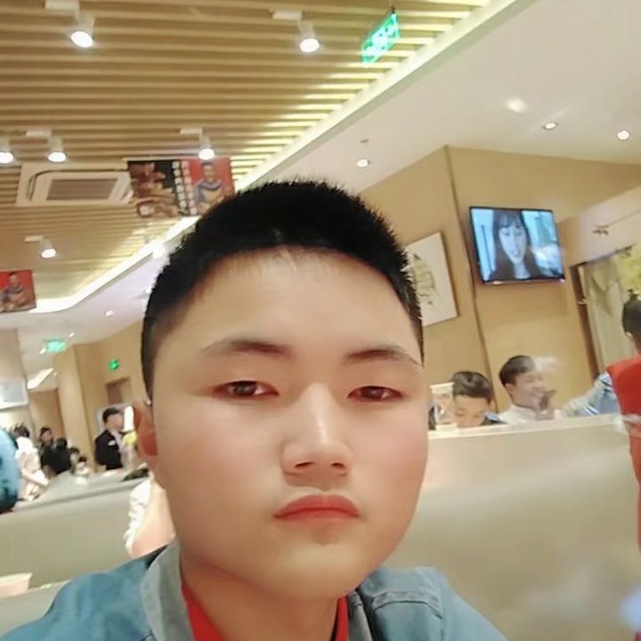 小蝴蝶邂逅美满的照片