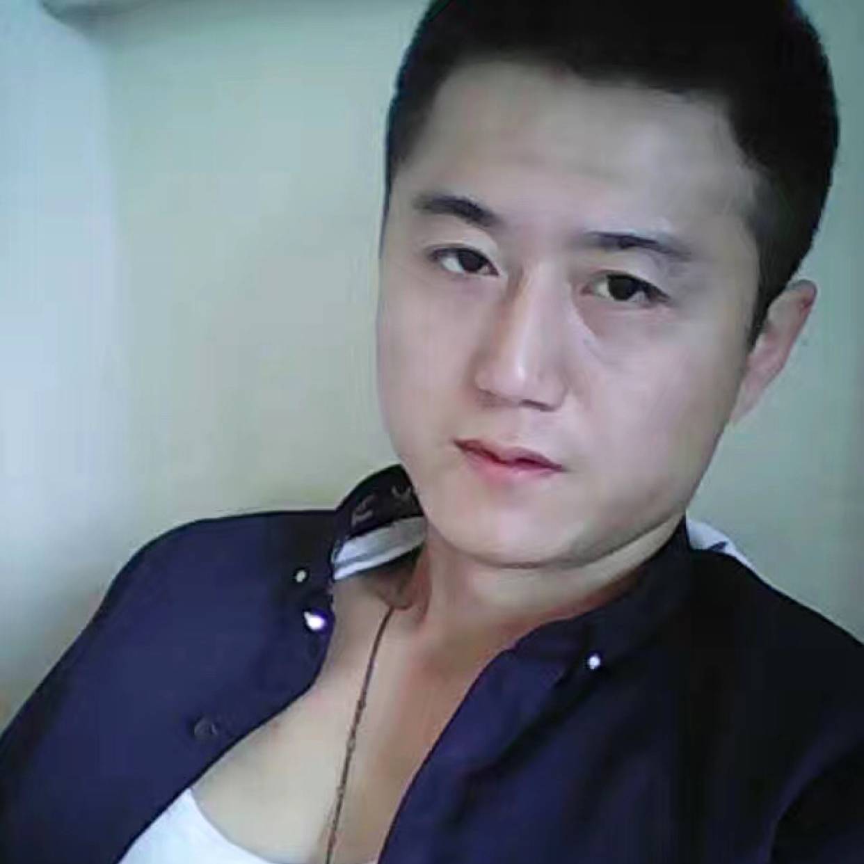 斑驳回首大地的照片