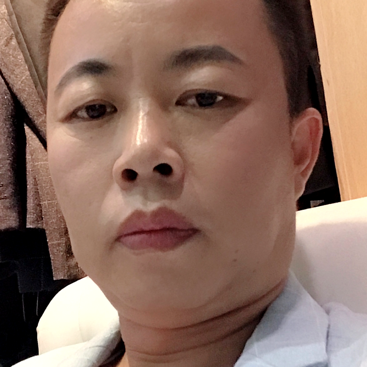 路灯浅吻想人陪的照片