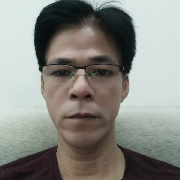 善良母鸡的照片