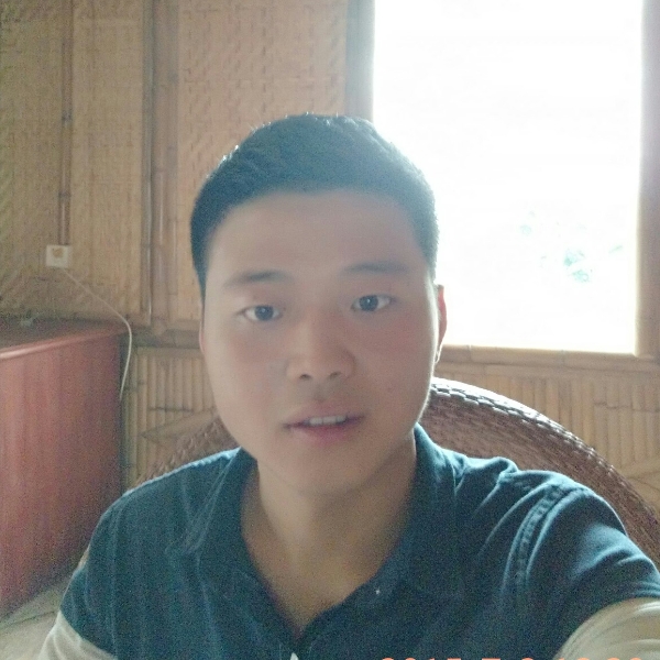 水佩风裳的照片