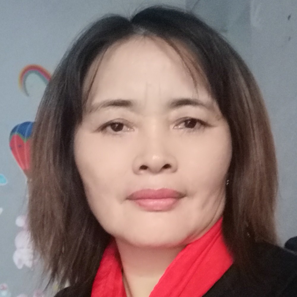 紧张踢外套的照片