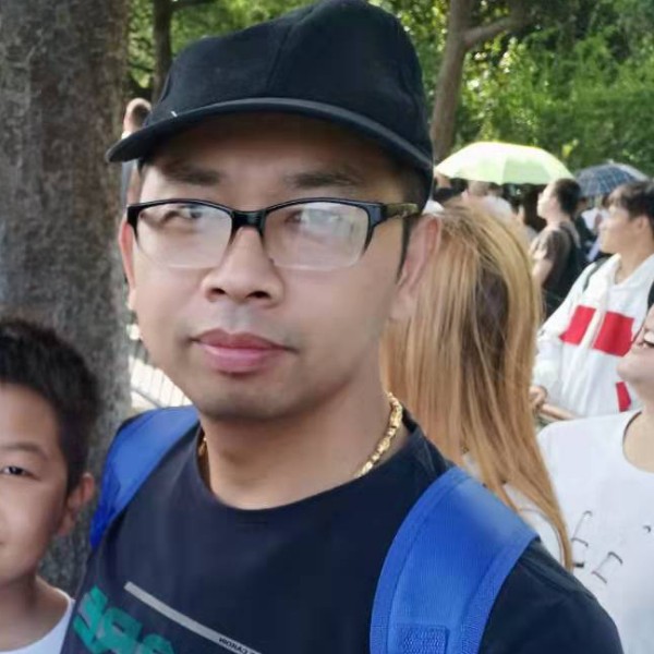 幽默还西装的照片
