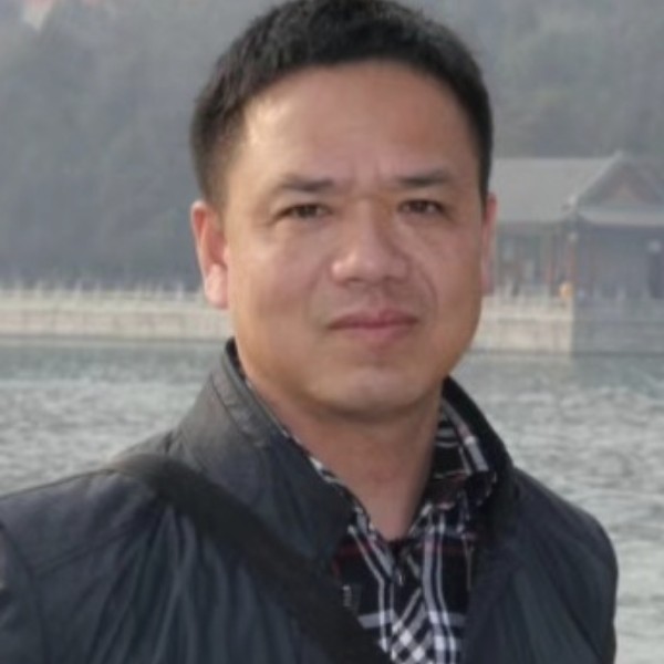 飘逸漫步霓裳的照片