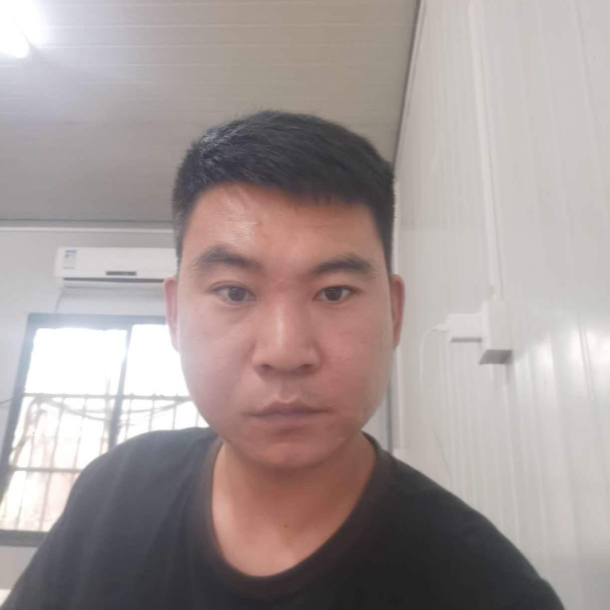 绝恋方稳重的照片