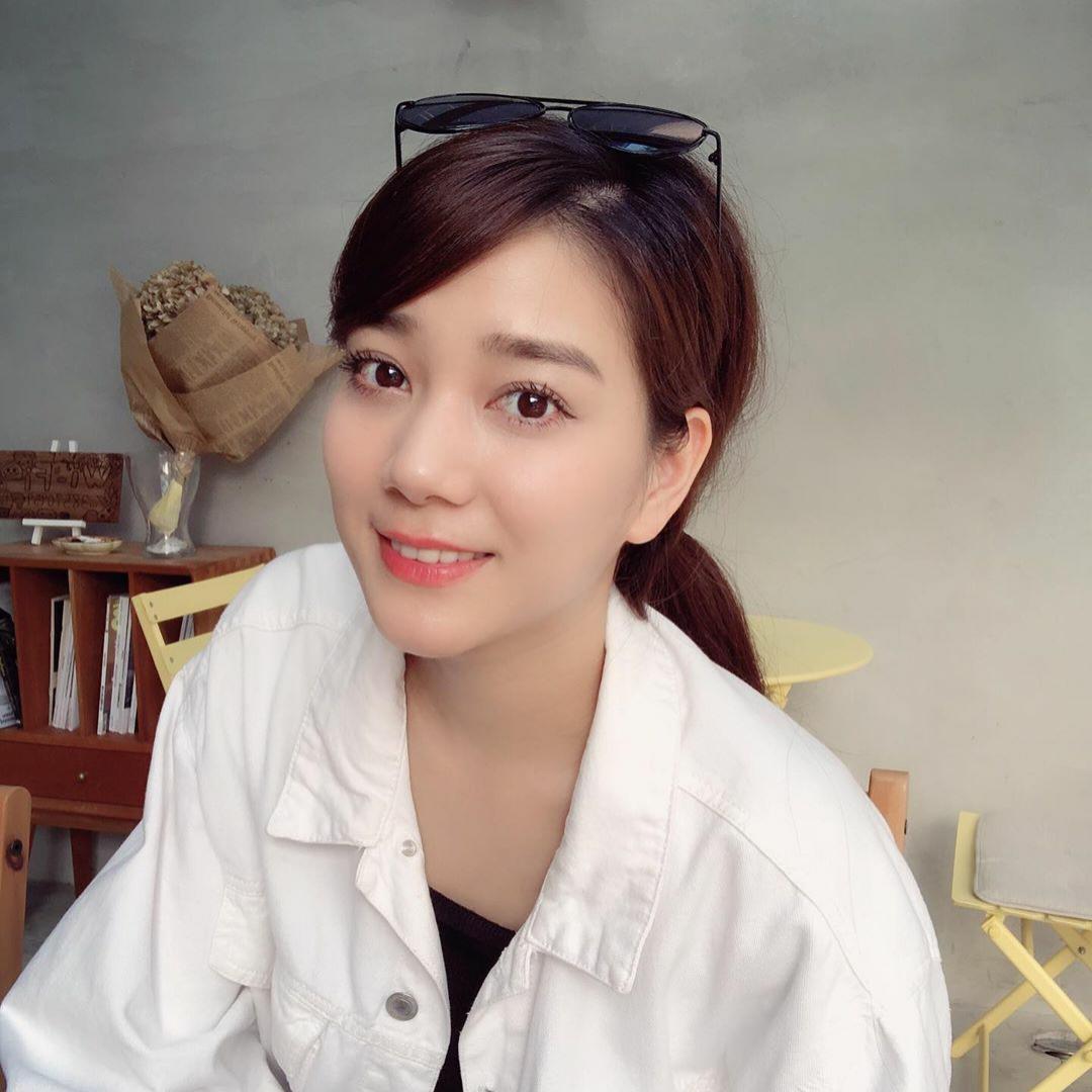 小呀小静静的照片