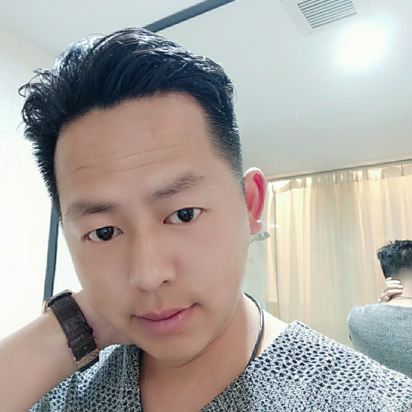 半生流离伴身人的照片