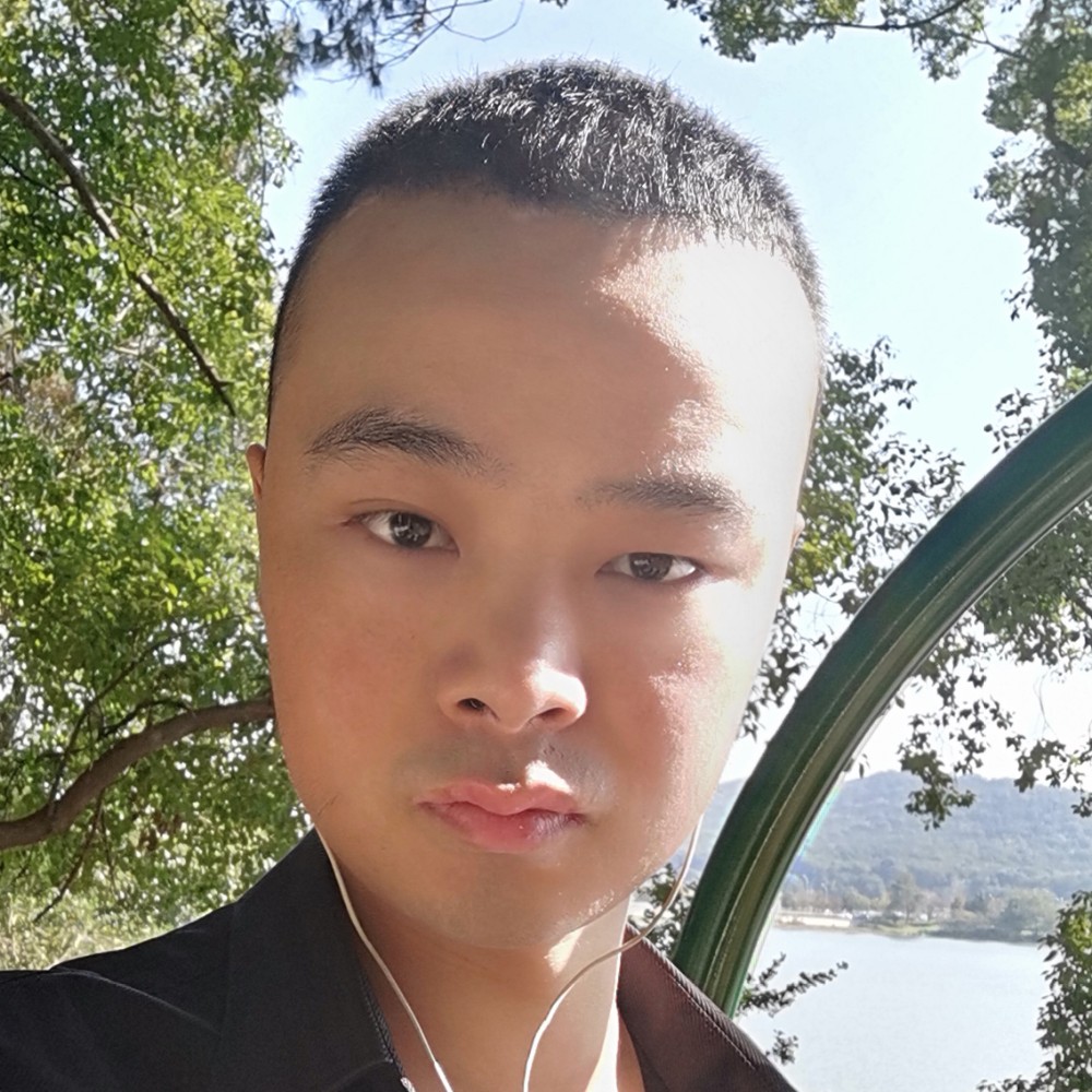 细心爱恋毛衣的照片