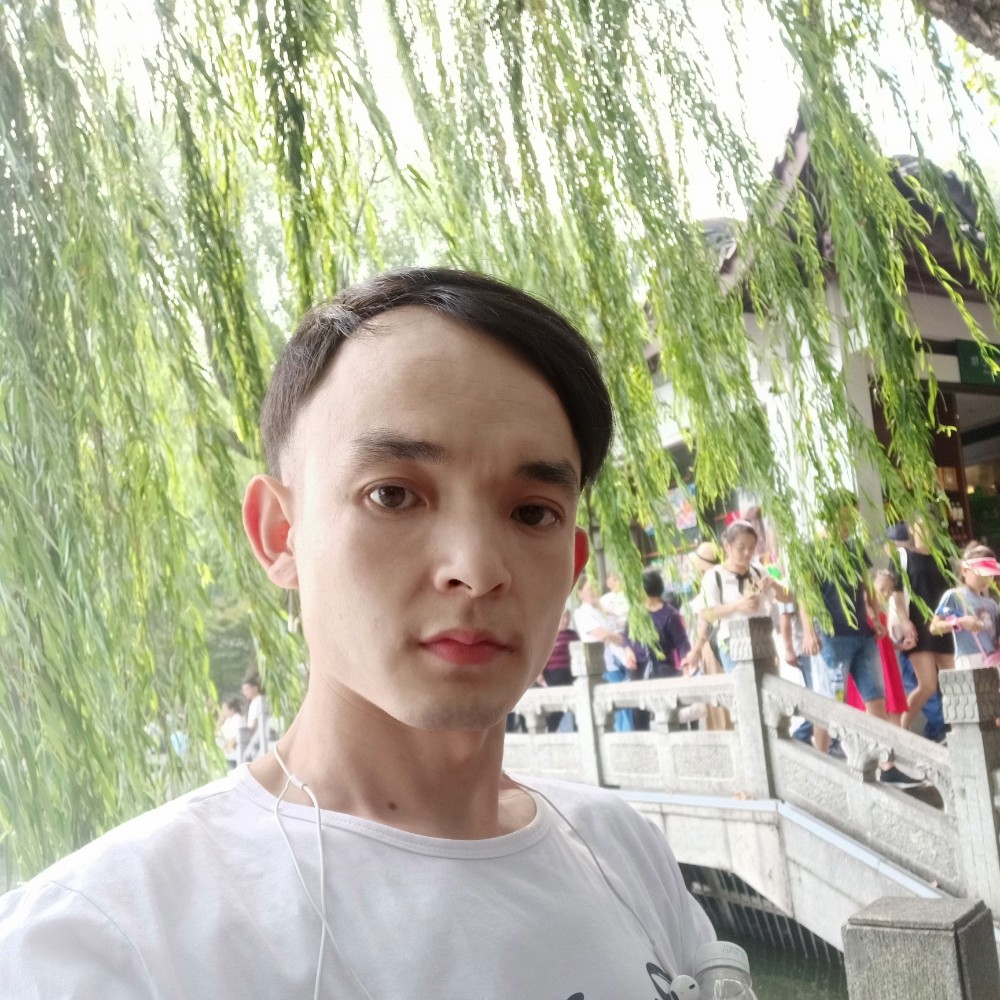 紧张用蓝天的照片