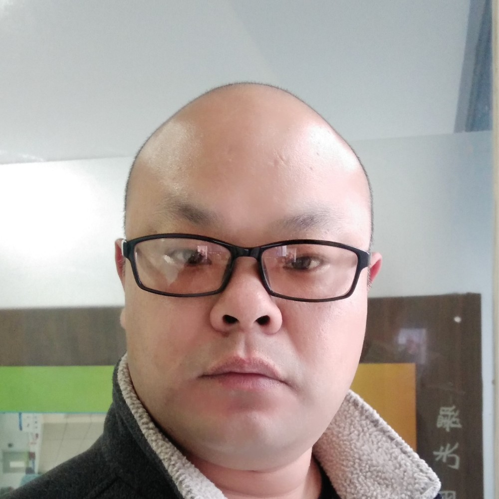 菠萝落寂的照片