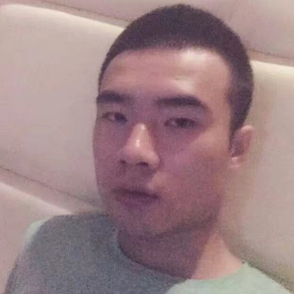 懒惰的七哥的照片