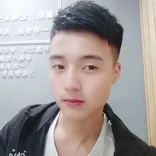 钟于爱人的照片