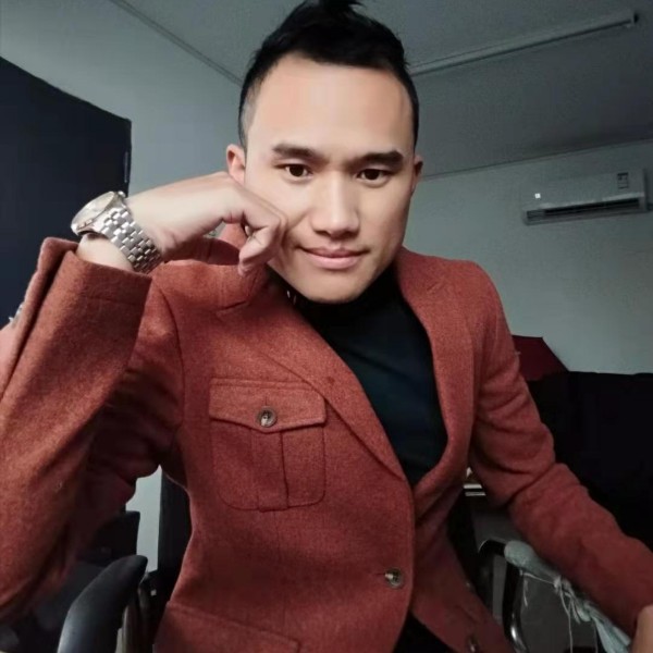男人的誓言。的照片