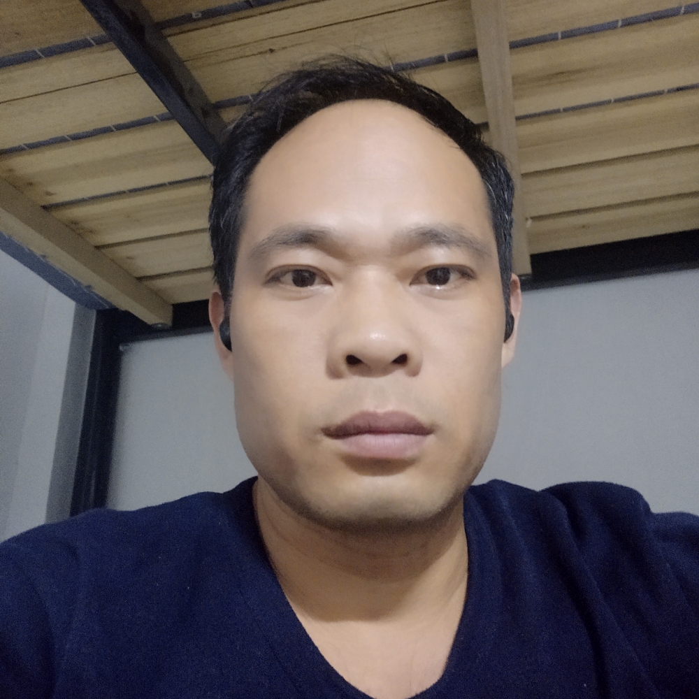 小天鹅爱恋魁梧的照片